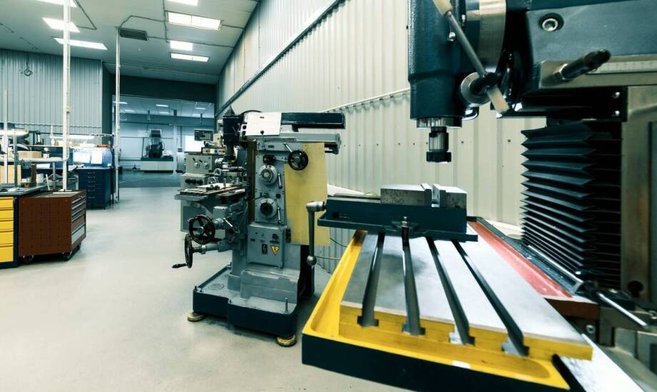 Indywidualne projekty maszyn – jak powstają rozwiązania szyte na miarę