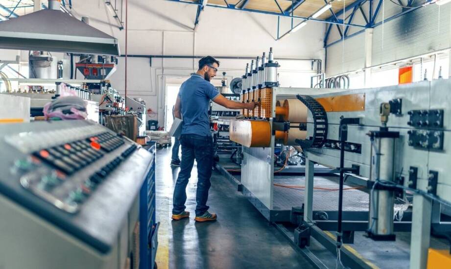 Maszyny do produkcji – rodzaje, zastosowanie i kluczowe korzyści dla przemysłu