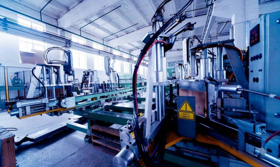 Maszyny produkcyjne – zastosowania, popularne typy i kierunki rozwoju