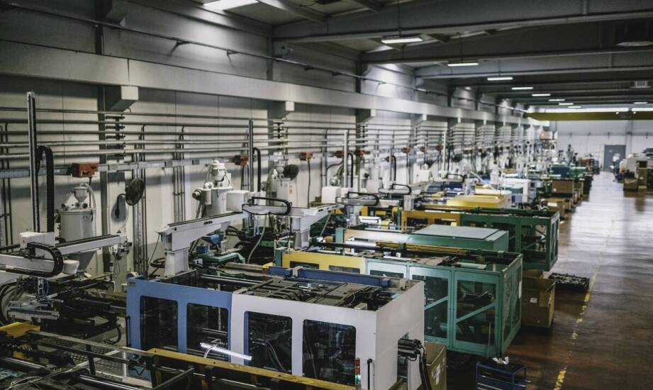 Maszyny produkcyjne – jak wybrać odpowiednie rozwiązania dla przedsiębiorstwa