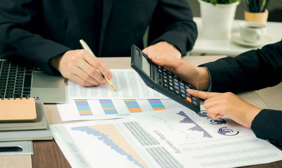 Jak usprawnić księgowość w małej firmie i uniknąć kosztownych pomyłek