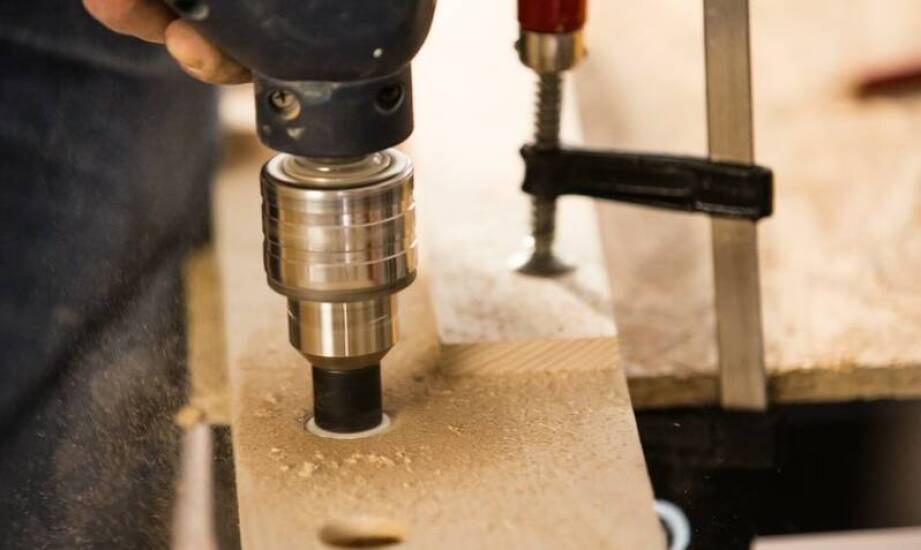 Przewierty w branży instalacyjnej – jak wybrać odpowiednią technikę?