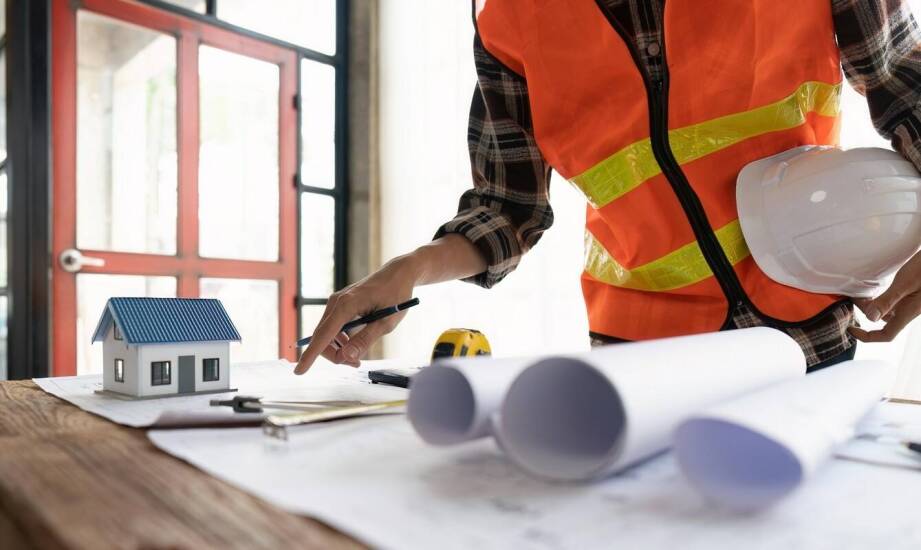 Jak wybrać solidną firmę budowlaną do realizacji wymarzonego domu
