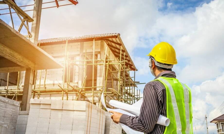 Jak przygotować się do współpracy z firmą budowlaną przy realizacji domu