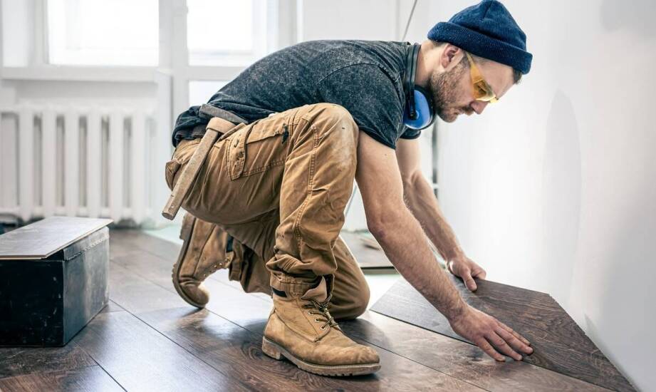 Czego unikać podczas układania podłogi? Najczęstsze błędy i wskazówki