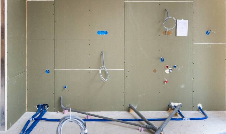 Panele podłogowe – jak wygląda instalacja i na co zwrócić uwagę?