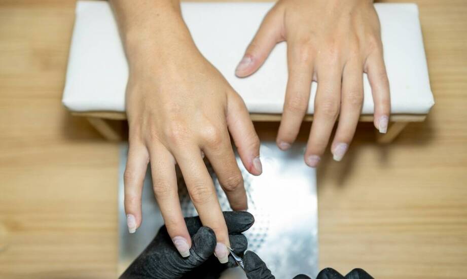 Sekrety trwałego manicure hybrydowego – jak uzyskać piękne paznokcie