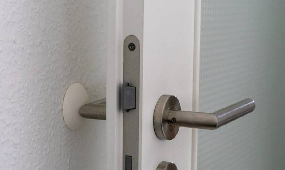 Antypanik do drzwi — zastosowanie, budowa i najważniejsze zalety systemu