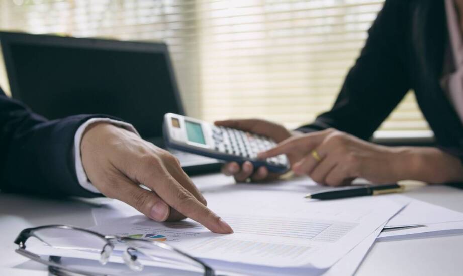 Najpopularniejsze mity o biurach rachunkowych – fakty i rzeczywistość
