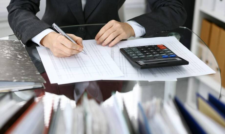 Księgowość w firmie – jakie możliwości daje współpraca z biurem rachunkowym