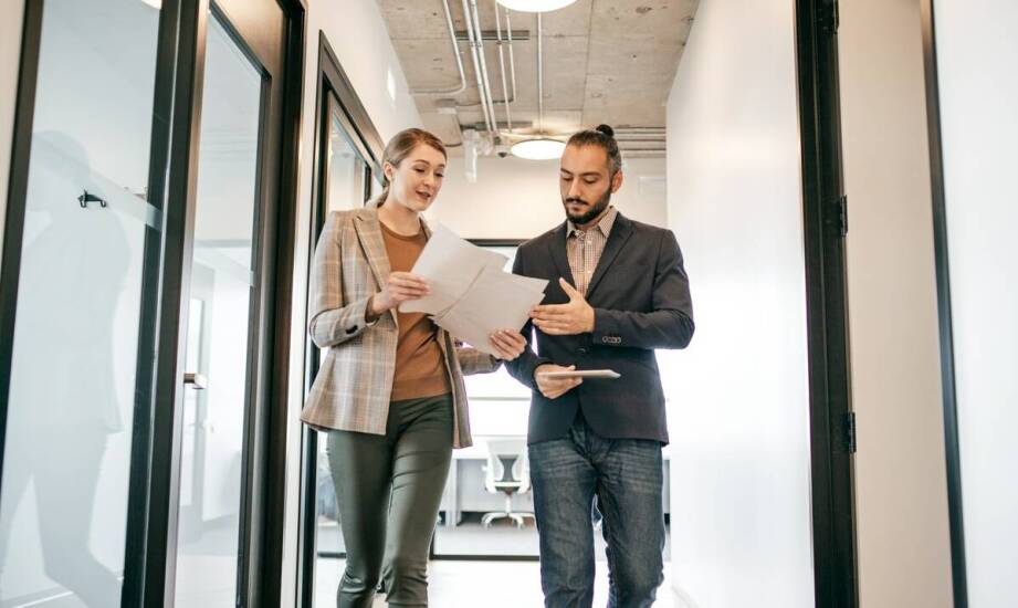 Jakie zadania realizuje księgowa i dlaczego warto korzystać z jej usług