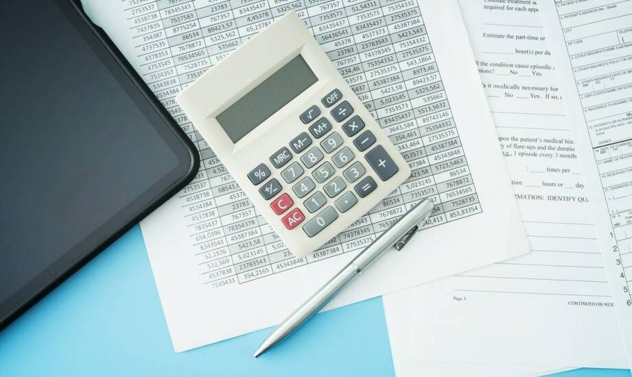 Rozliczenia kadrowo-płacowe w firmie – podstawowe zasady i obowiązki