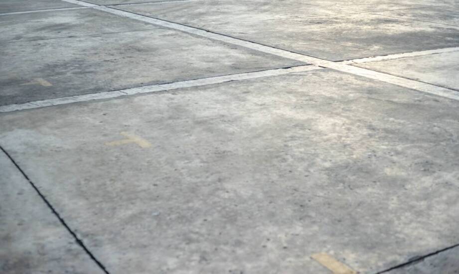 Posadzki parkingowe – najważniejsze cechy, zastosowania i materiały