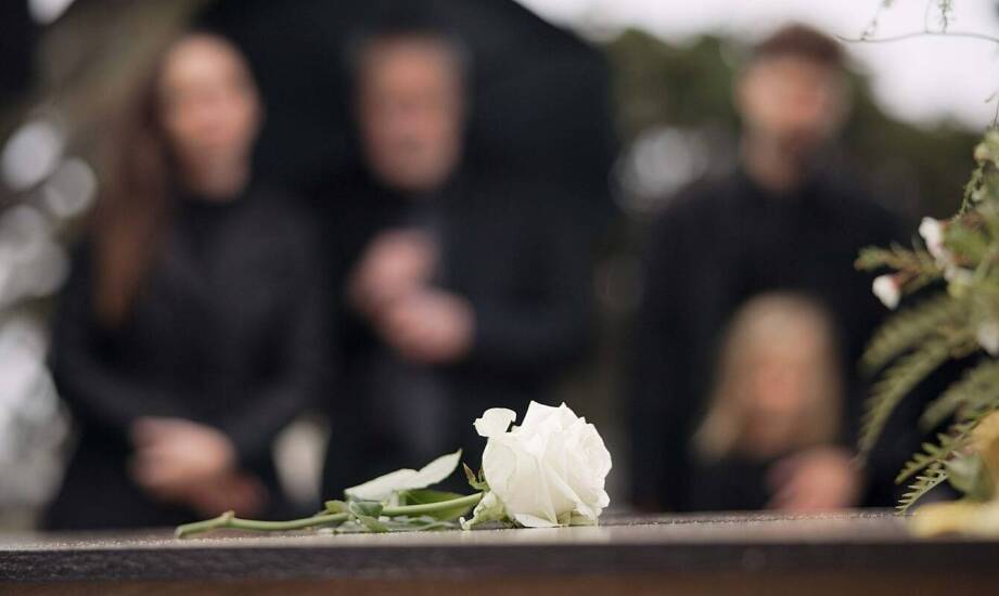 Kremacja oraz usługi pogrzebowe – najważniejsze informacje i etapy pożegnania