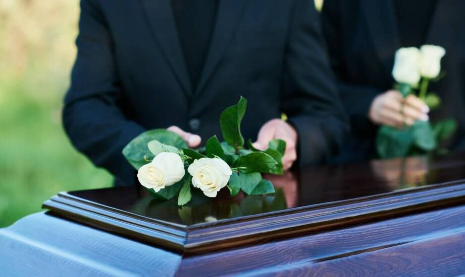 Jak wygląda współpraca z domem pogrzebowym i jakie usługi są dostępne