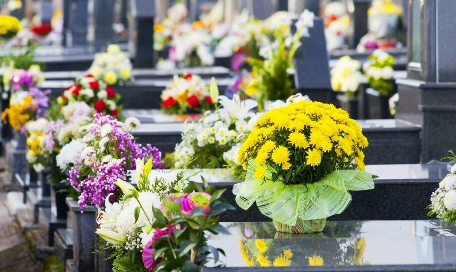 Zakres usług oferowanych przez zakłady pogrzebowe oraz etapy organizacji pożegnania
