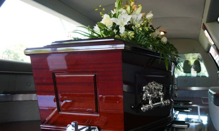 Transport zwłok – procedury, formalności oraz możliwości organizacji pochówku