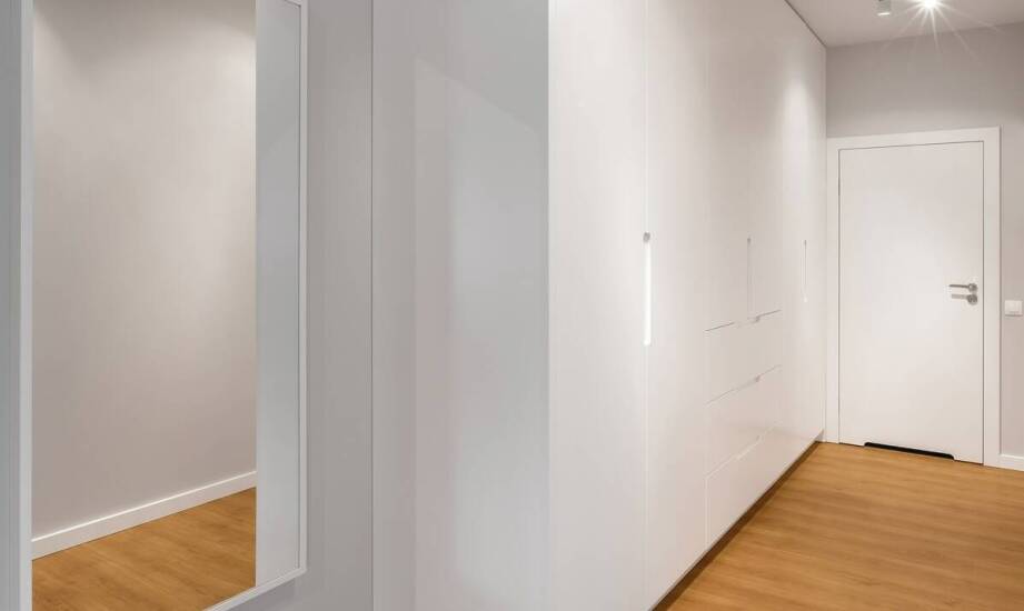 Lustra do przedpokoju – jak wybrać kształt, ramę i dopasować do stylu wnętrza