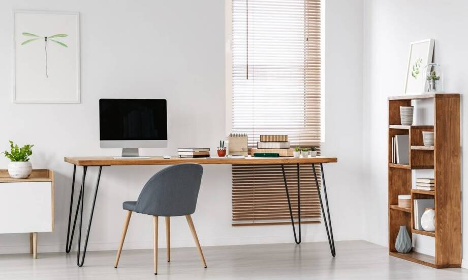 Jak wybrać meble biurowe zapewniające komfort pracy i organizację przestrzeni