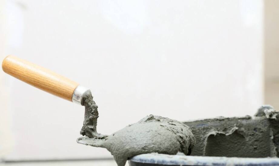 Farba do betonu – właściwości, zastosowania i kluczowe zalety rozwiązania