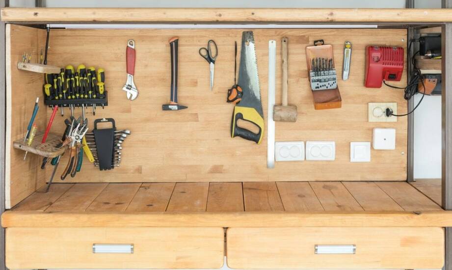 Jak wybrać domek narzędziowy? Kluczowe funkcje i praktyczne zastosowania