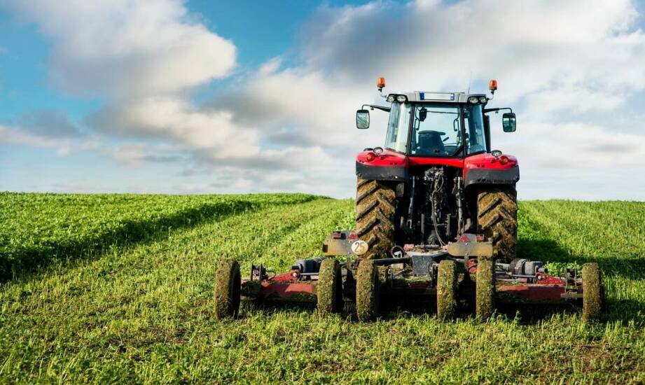 Jak wybrać sprawdzonego importera maszyn rolniczych marki Krone?