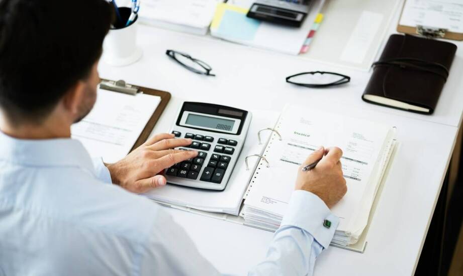 Na czym polega rola doradcy księgowego i kiedy warto skorzystać z jego wsparcia