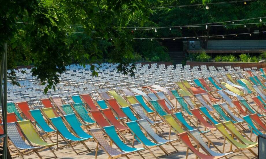 Leżaki z nadrukiem reklamowym – kreatywne sposoby wykorzystania w marketingu