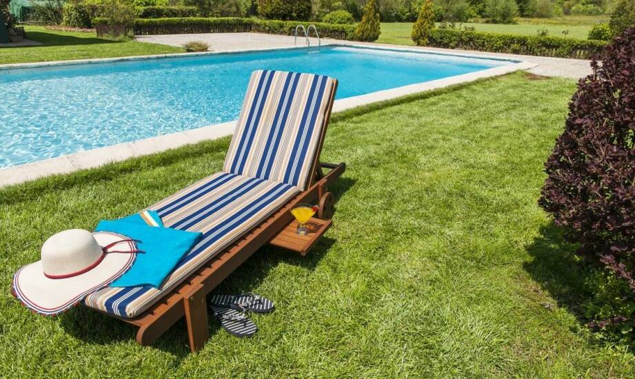 Leżaki reklamowe drewniane – inspiracje, funkcje i możliwości wykorzystania