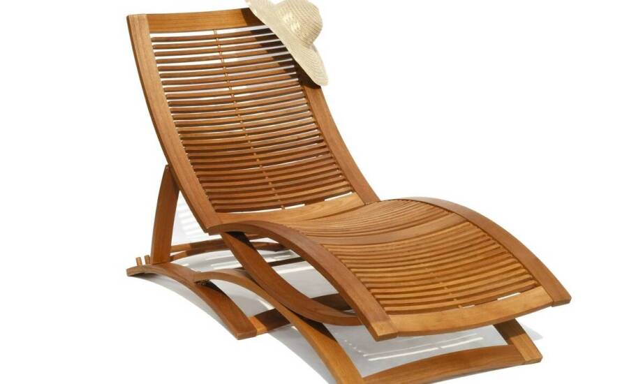 Drewniane leżaki plażowe – zalety, rodzaje i inspiracje do aranżacji wypoczynku
