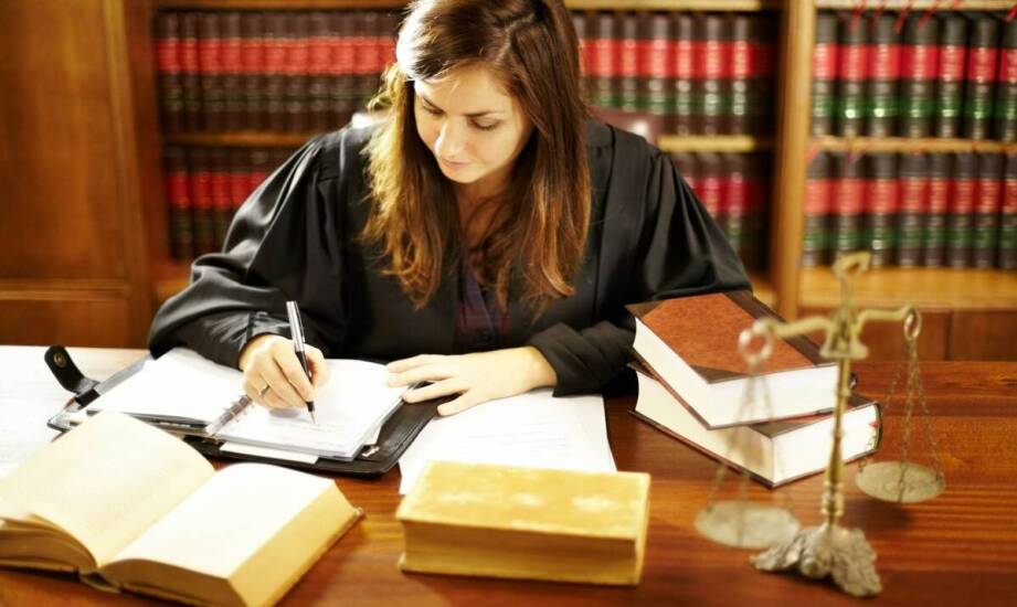 Ile kosztują usługi notarialne? Przegląd stawek i najczęstsze opłaty