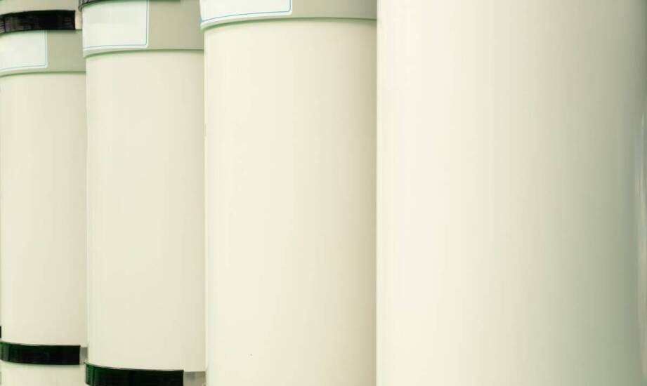 Zbiorniki poliestrowe – trwałość, zastosowania i kluczowe właściwości