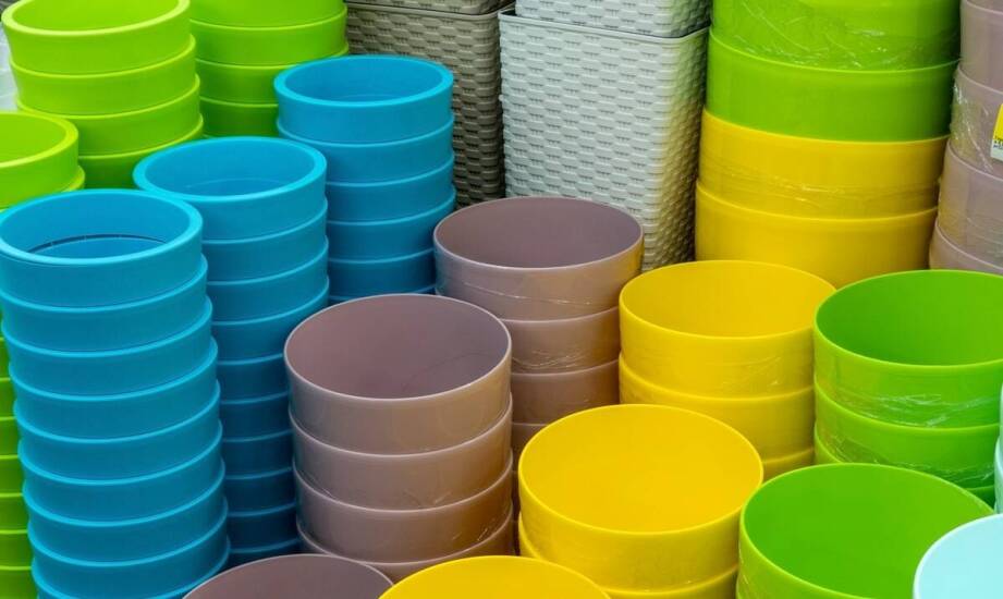 Zastosowania zbiorników poliestrowych w gospodarstwie domowym i przemyśle