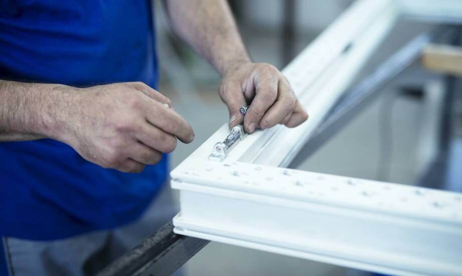 Stolarka okienna – rodzaje, właściwości i zastosowania w budownictwie