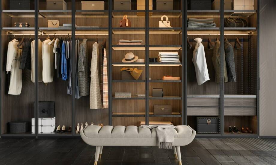 Pomysły na praktyczną aranżację garderoby na wymiar w każdym domu