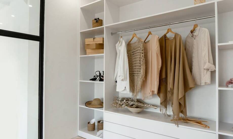 Najciekawsze rozwiązania do przechowywania w nowoczesnej garderobie