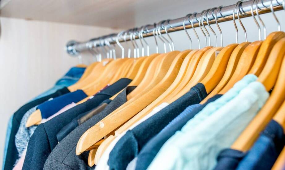 Szafy do garderoby – inspiracje i sprawdzone pomysły na funkcjonalne wnętrze