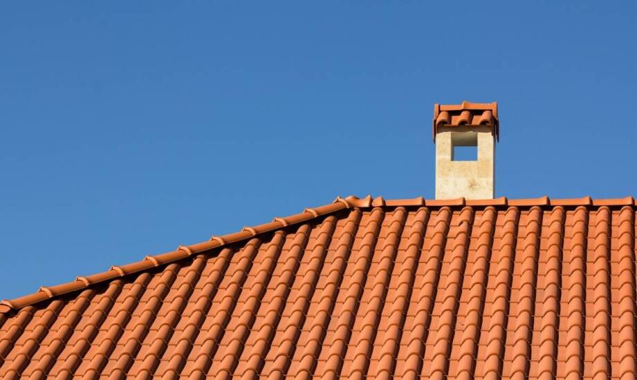 Podbitka dachowa – funkcje, materiały i kluczowe aspekty wykończenia dachu