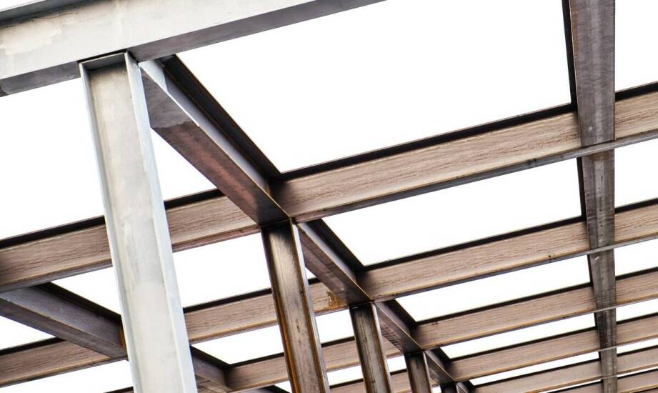 Najważniejsze cechy i zastosowania więźby dachowej w budownictwie domów