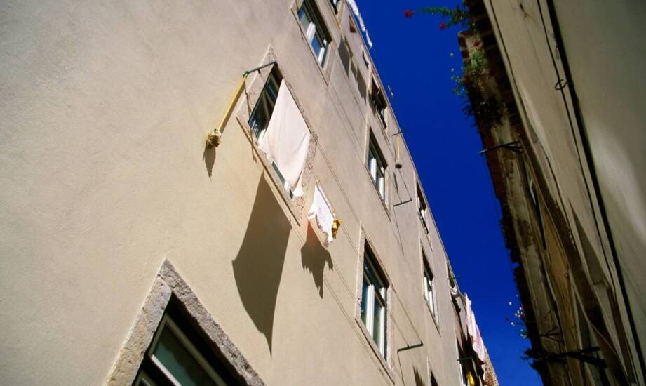 Przyczyny zawilgocenia mieszkań i skuteczne sposoby usuwania wilgoci