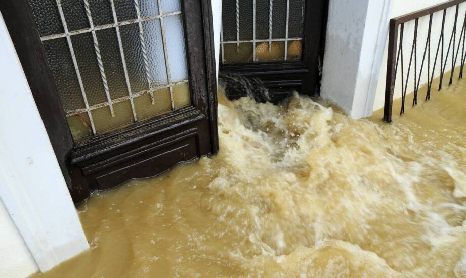 Jakie działania podjąć po zalaniu? Praktyczne informacje o usuwaniu wilgoci