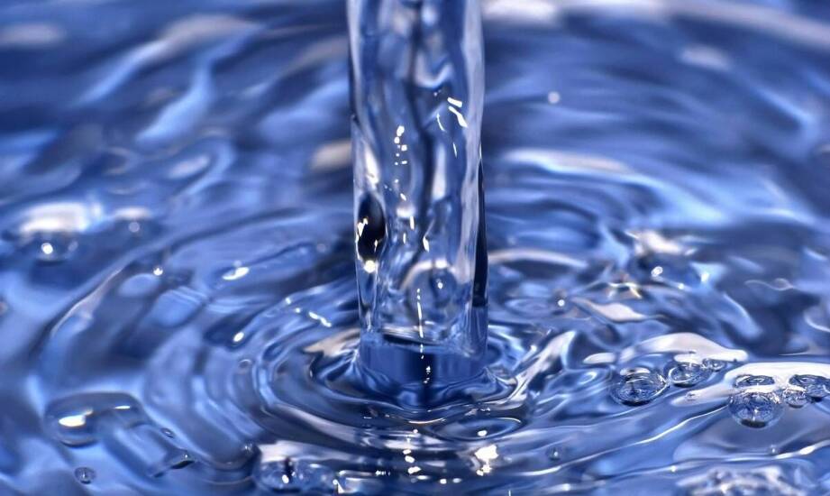 Jak rozpoznać ukryty wyciek w instalacji wodnej i uniknąć kosztownych napraw