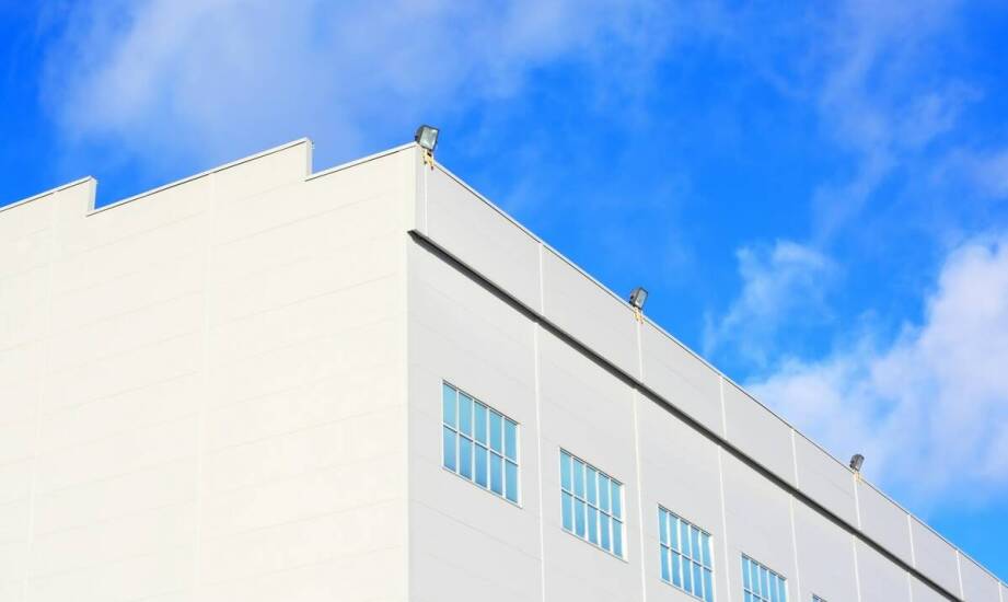 Osuszanie budynków – najważniejsze informacje o przyczynach i skutkach wilgoci