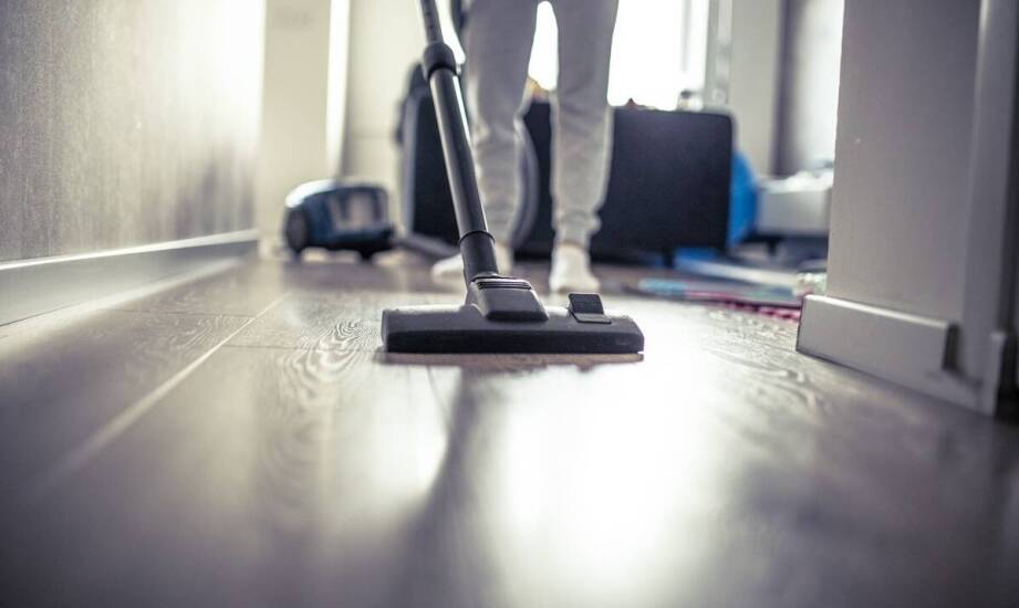 Osuszanie podposadzkowe – skuteczne metody walki z wilgocią pod podłogą