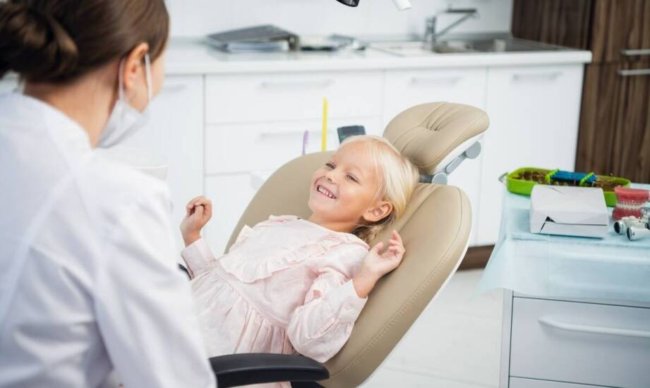 Stomatologia dziecięca – najczęstsze problemy zębów i sposoby leczenia