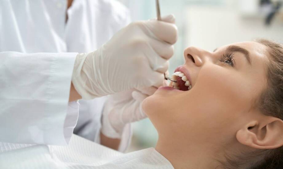 Sposoby na zdrowy i piękny uśmiech – możliwości współczesnej stomatologii
