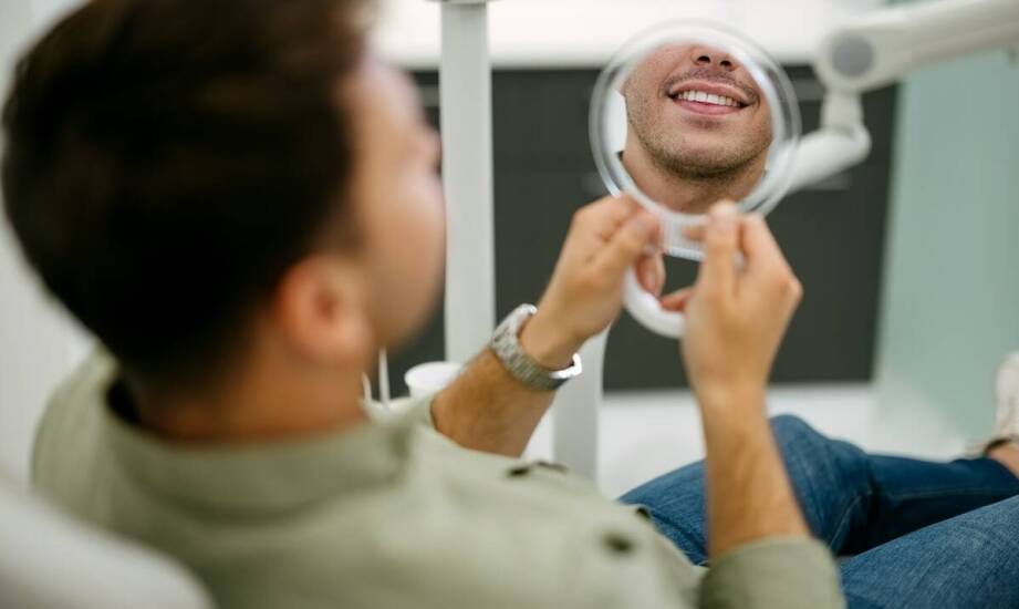 Jakie możliwości daje odbudowa zębów u protetyka stomatologicznego?