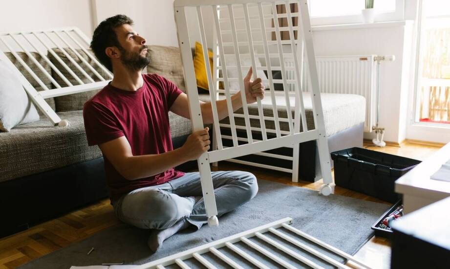 Łóżko ze stelażem podnoszonym – funkcjonalność i wygoda w nowoczesnej sypialni