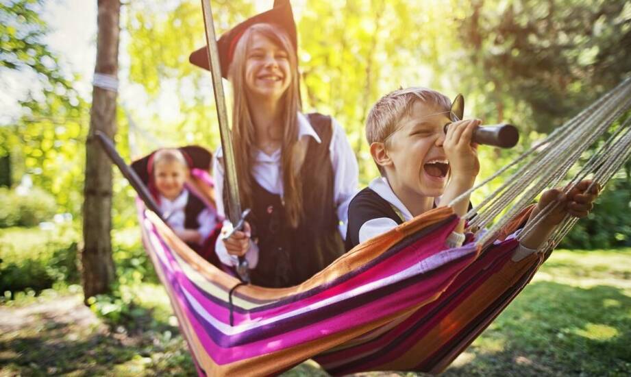 Obozy rekreacyjne – jak Akademia Pływania Marlin rozwija pasje i umiejętności