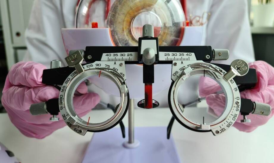 Pomiar ciśnienia w oku – kiedy warto wykonać badanie i co może wykryć